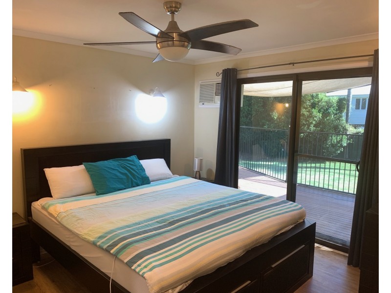 3-5 Eprapah Street, Coochiemudlo Island QLD 4184