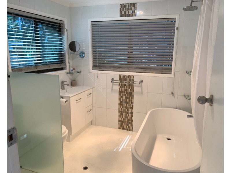 3-5 Eprapah Street, Coochiemudlo Island QLD 4184