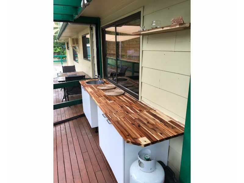3-5 Eprapah Street, Coochiemudlo Island QLD 4184