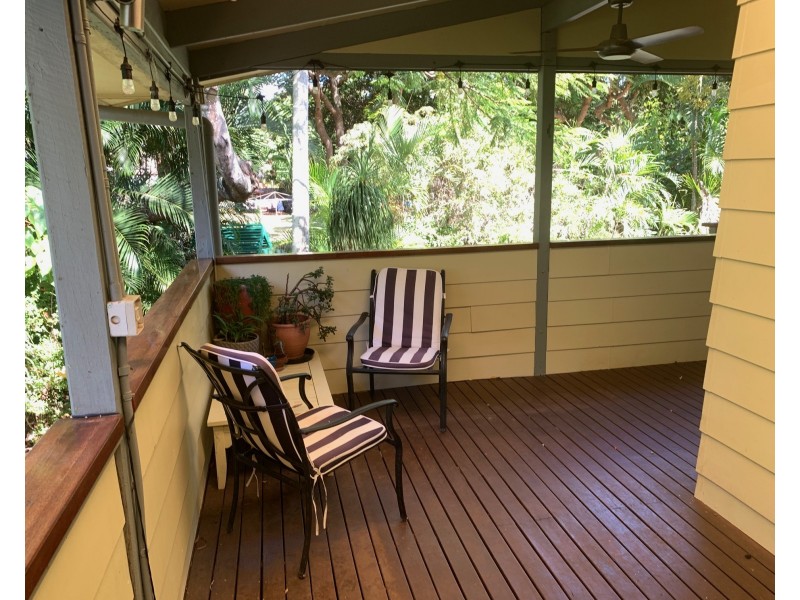 3-5 Eprapah Street, Coochiemudlo Island QLD 4184
