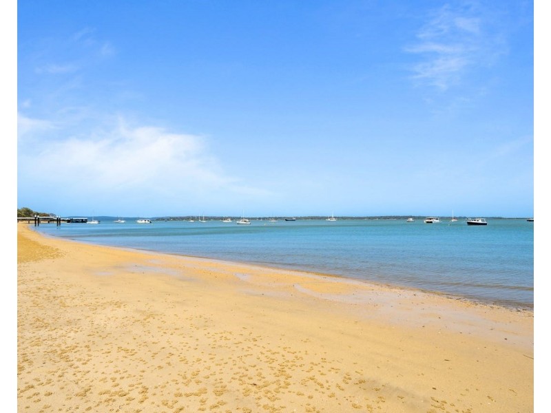 3 Carefree Street, Coochiemudlo Island QLD 4184