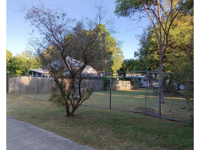 3 Carefree Street, Coochiemudlo Island QLD 4184