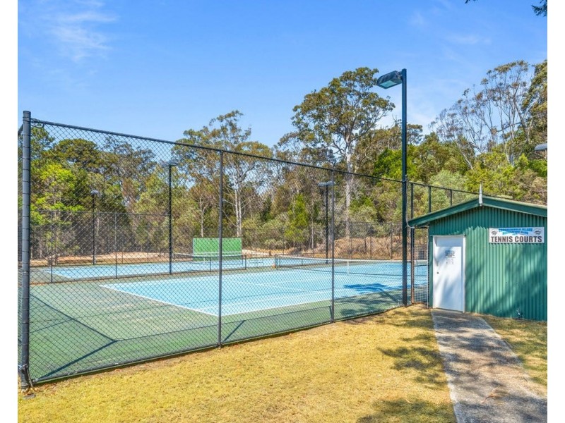 3 Carefree Street, Coochiemudlo Island QLD 4184