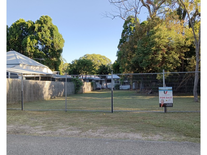 3 Carefree Street, Coochiemudlo Island QLD 4184