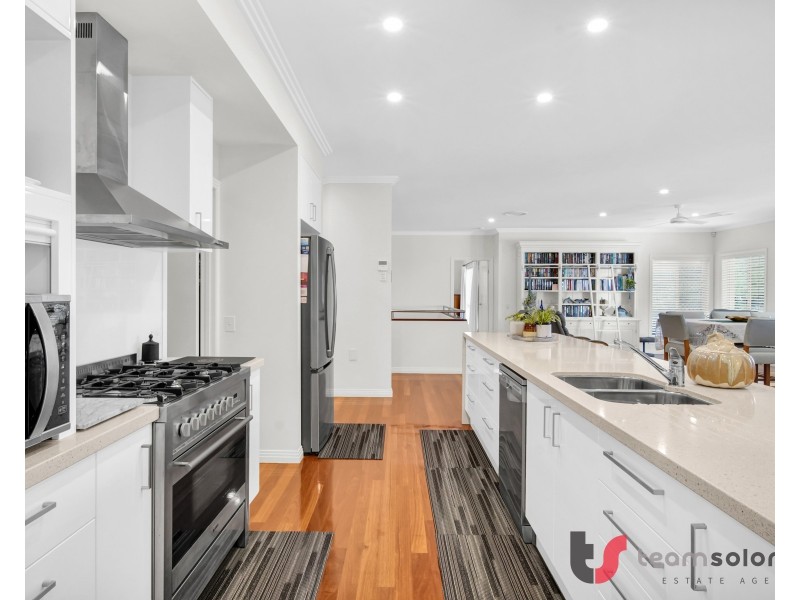 21 Gray Street, Redland Bay QLD 4165