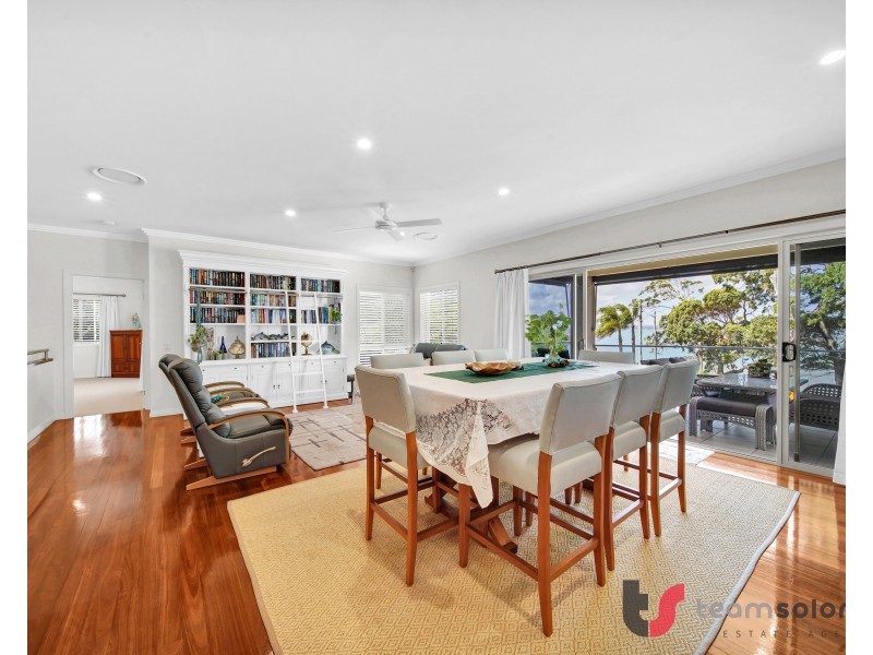 21 Gray Street, Redland Bay QLD 4165