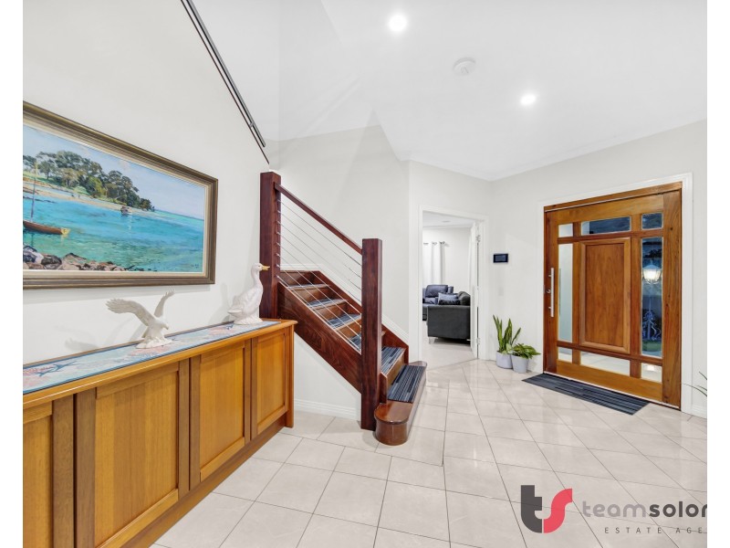 21 Gray Street, Redland Bay QLD 4165