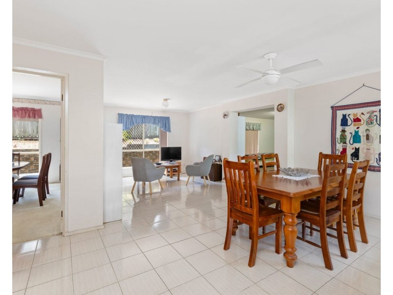 75 McConnell Crescent, Brookfield QLD 4069