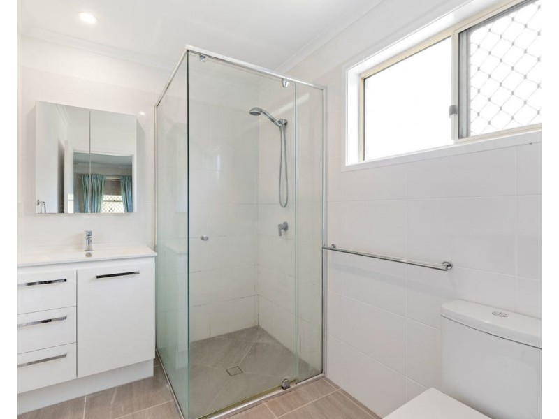 75 McConnell Crescent, Brookfield QLD 4069