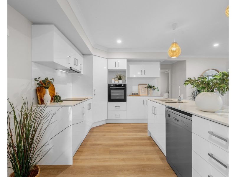 104a Benfer Road, Victoria Point QLD 4165