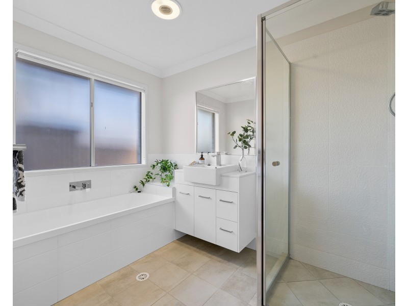 104a Benfer Road, Victoria Point QLD 4165