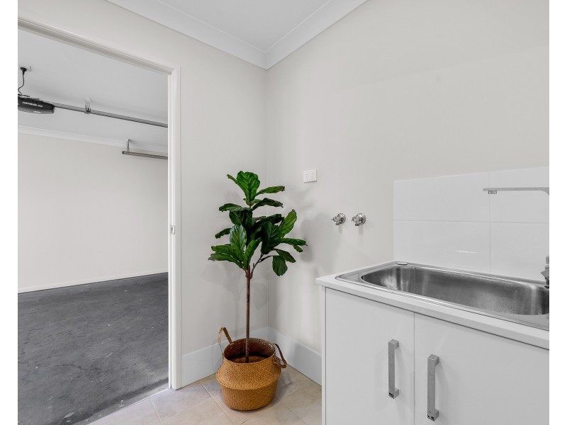 104a Benfer Road, Victoria Point QLD 4165