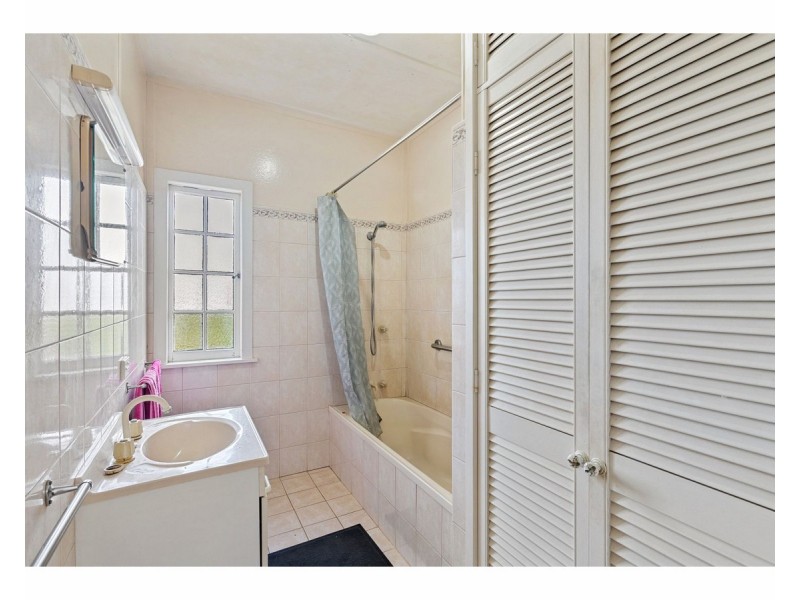 333 Esplanade, Redland Bay QLD 4165