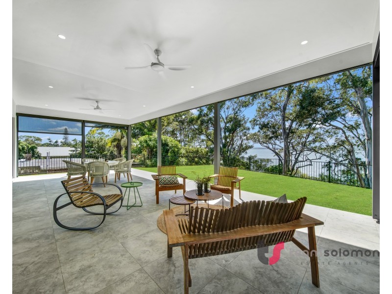 90 Broadwater Terrace, Redland Bay QLD 4165
