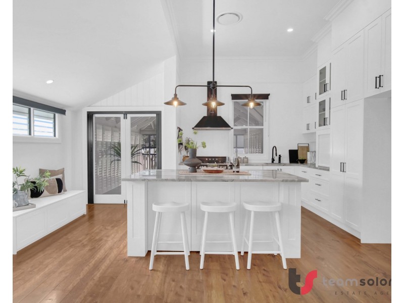 49 Waterloo Esplanade, Wynnum QLD 4178