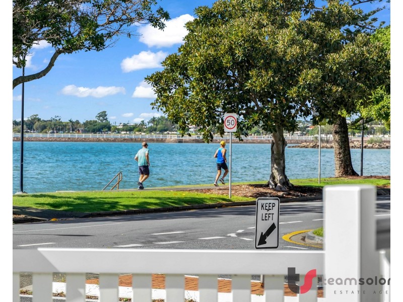 49 Waterloo Esplanade, Wynnum QLD 4178