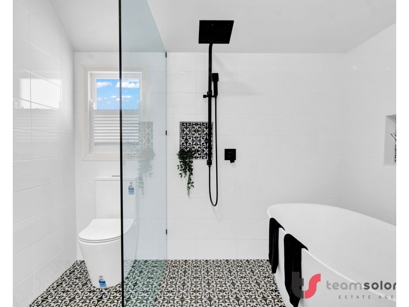 49 Waterloo Esplanade, Wynnum QLD 4178