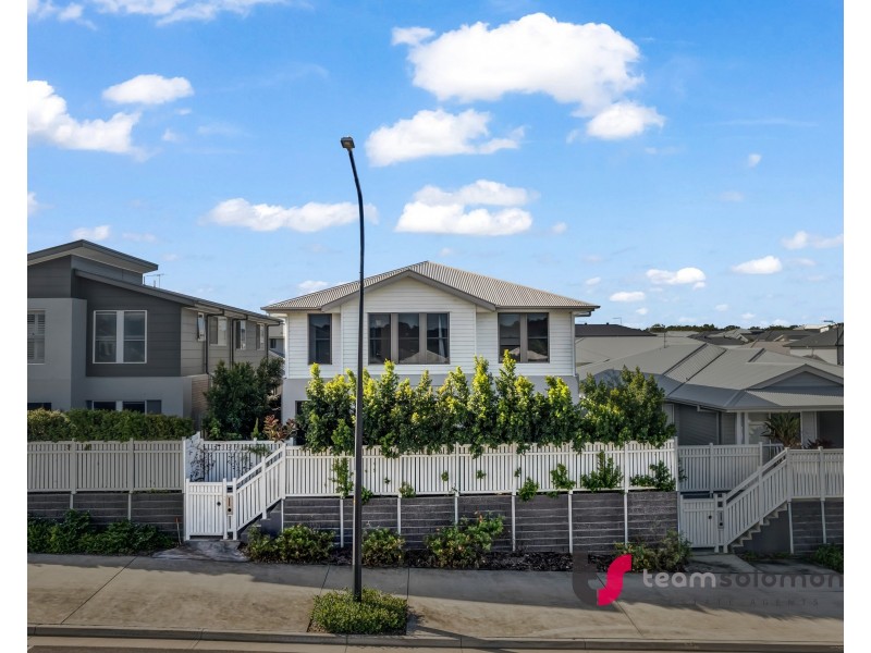 19 Shoreline Avenue, Redland Bay QLD 4165