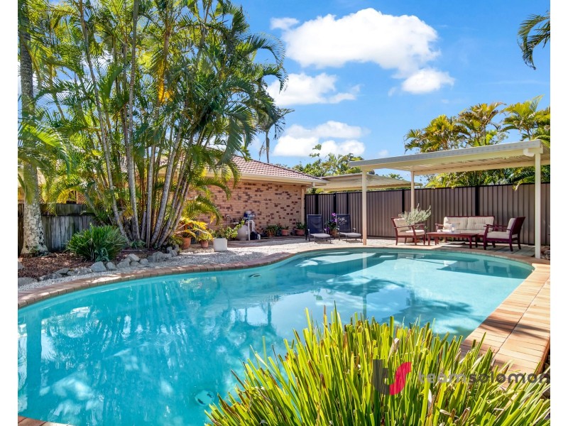 5 Fairway Drive, Redland Bay QLD 4165