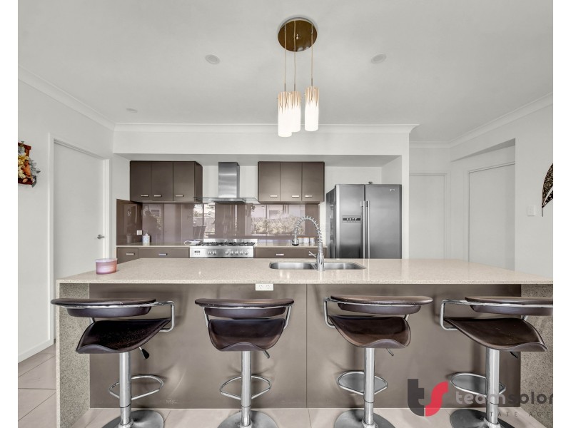 13 Maree Place, Redland Bay QLD 4165