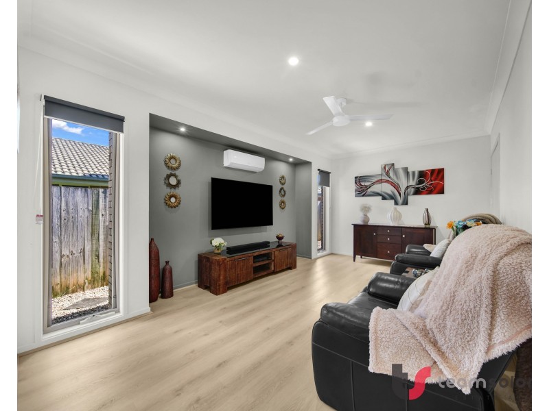 13 Maree Place, Redland Bay QLD 4165