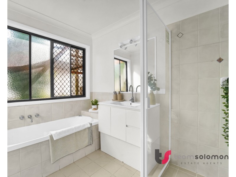 3 Hilary Avenue, Redland Bay QLD 4165