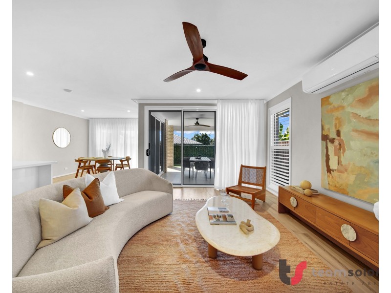 13 Bridgewater Crs, Redland Bay QLD 4165