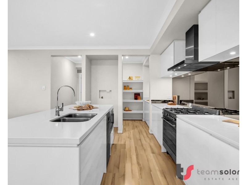 13 Bridgewater Crs, Redland Bay QLD 4165