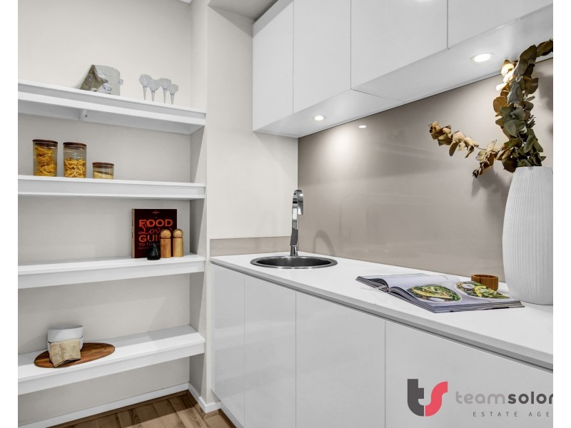 13 Bridgewater Crs, Redland Bay QLD 4165