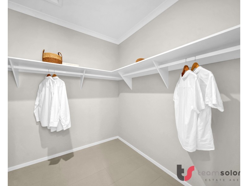 13 Bridgewater Crs, Redland Bay QLD 4165