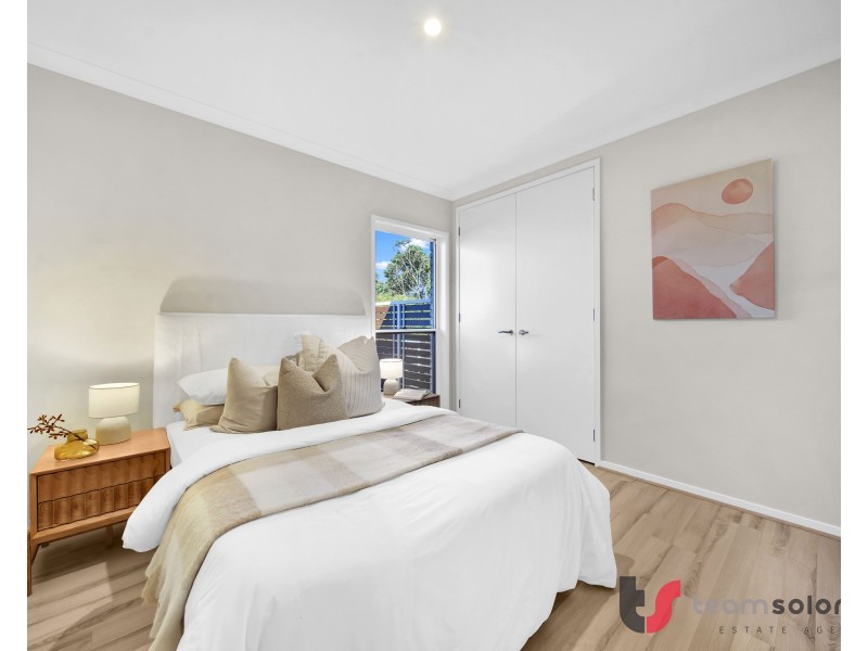 13 Bridgewater Crs, Redland Bay QLD 4165