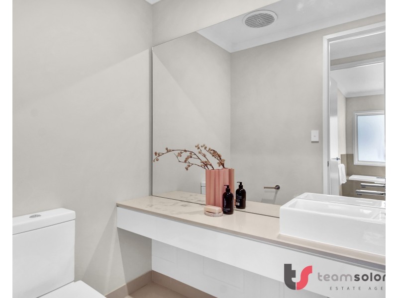 13 Bridgewater Crs, Redland Bay QLD 4165