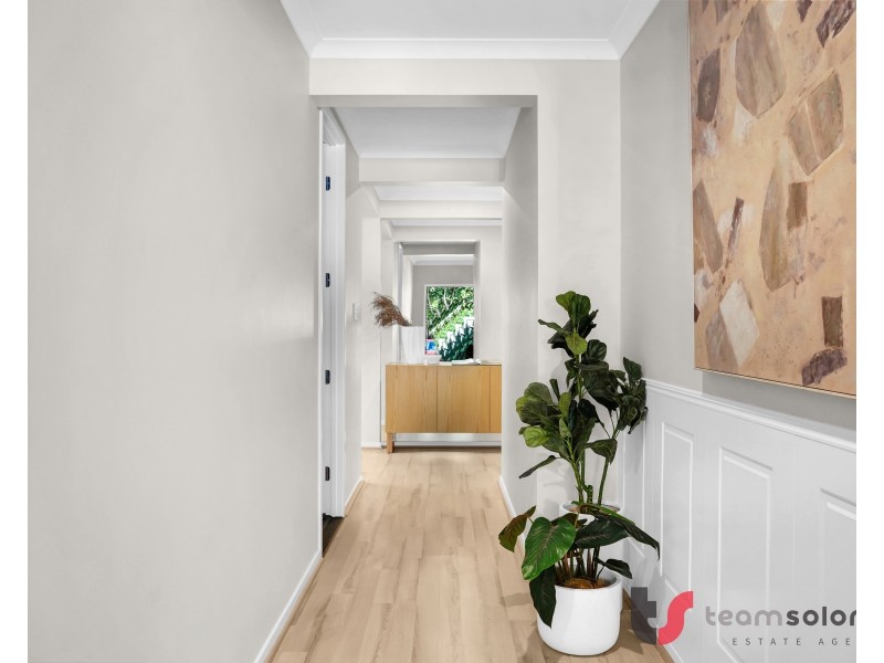 13 Bridgewater Crs, Redland Bay QLD 4165