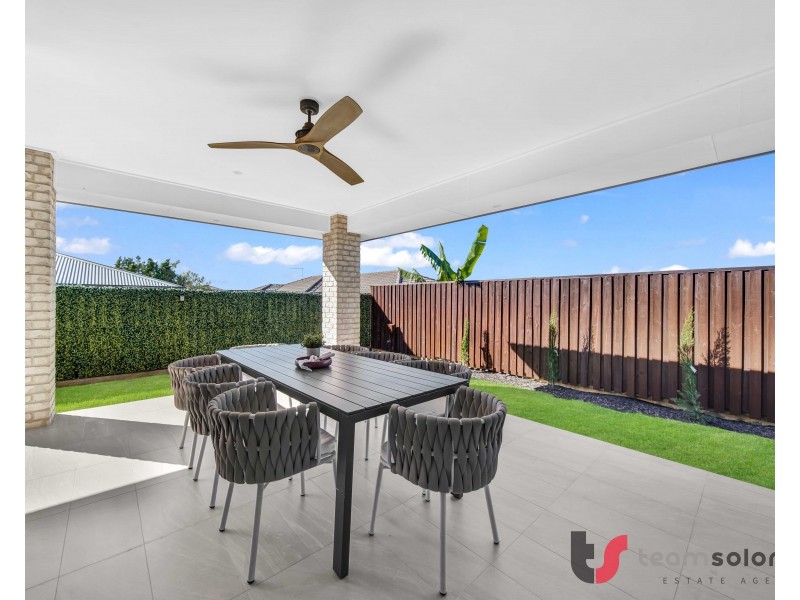 13 Bridgewater Crs, Redland Bay QLD 4165