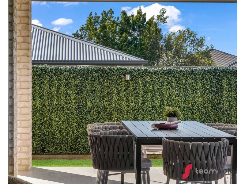 13 Bridgewater Crs, Redland Bay QLD 4165