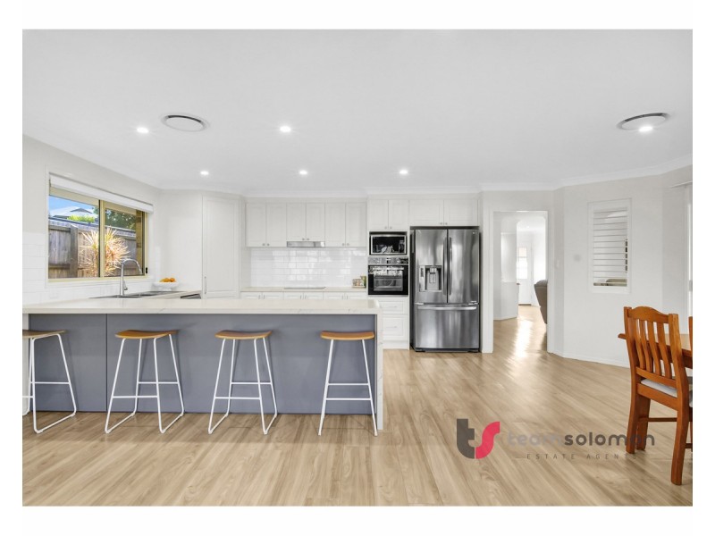 4 Highland Street, Redland Bay QLD 4165