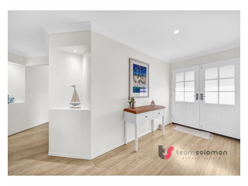 4 Highland Street, Redland Bay QLD 4165