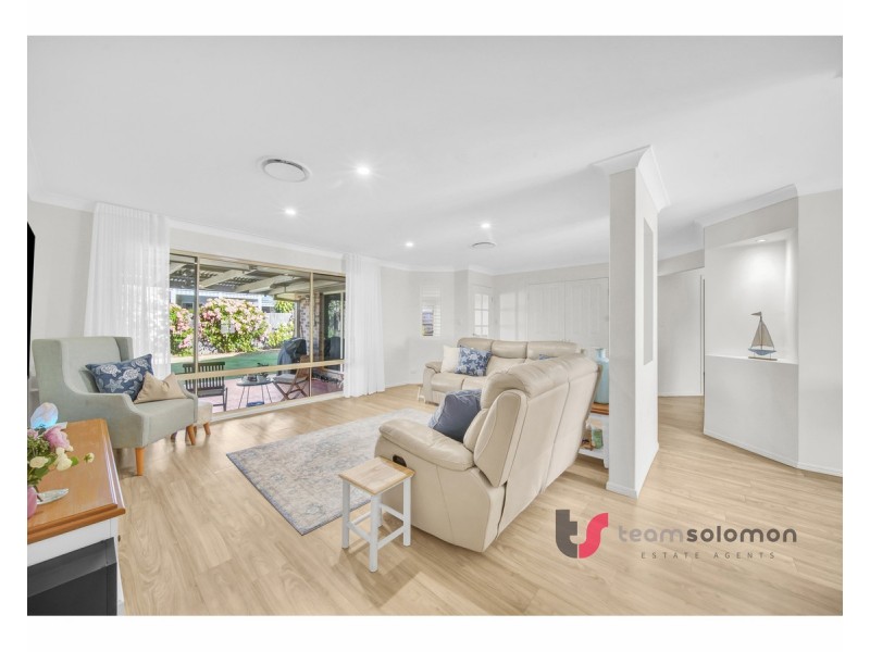 4 Highland Street, Redland Bay QLD 4165
