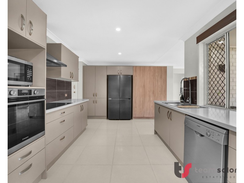 8 Mulberry Court, Victoria Point QLD 4165