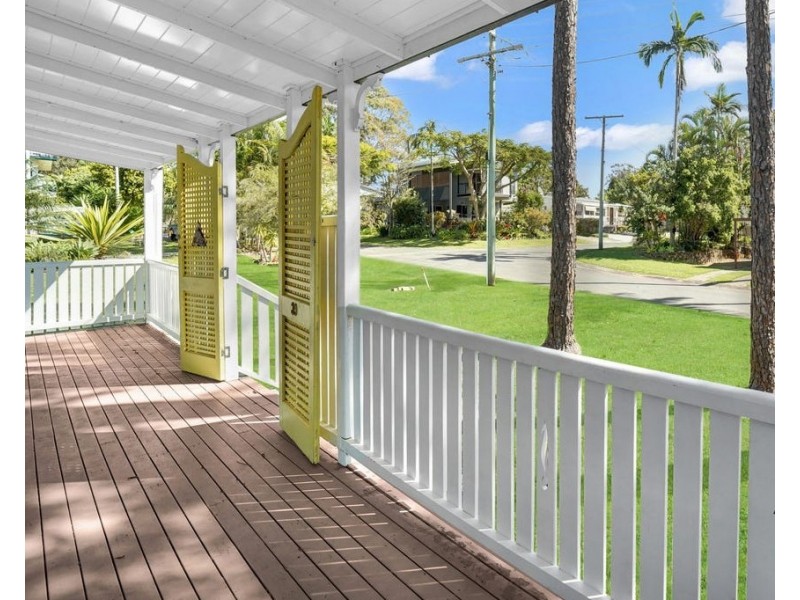 39 Phillips Street, Coochiemudlo Island QLD 4184