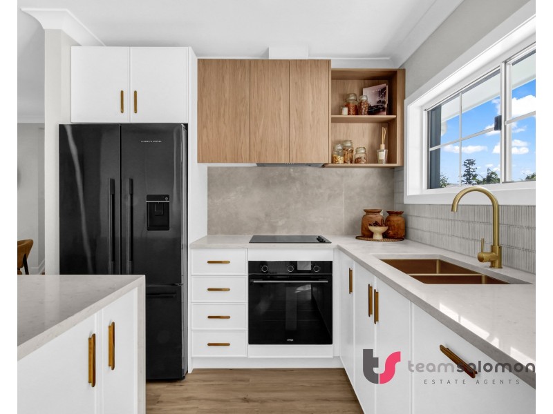 16 Weinam Street, Redland Bay QLD 4165