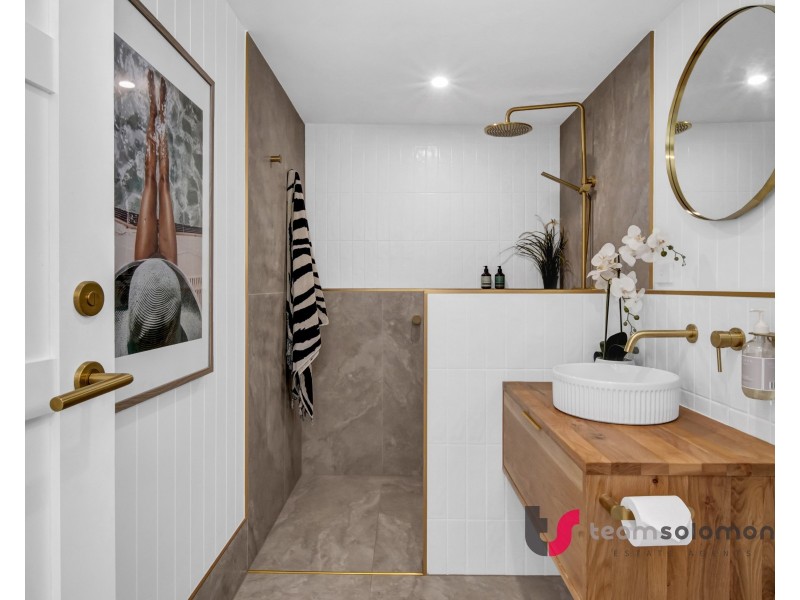 16 Weinam Street, Redland Bay QLD 4165