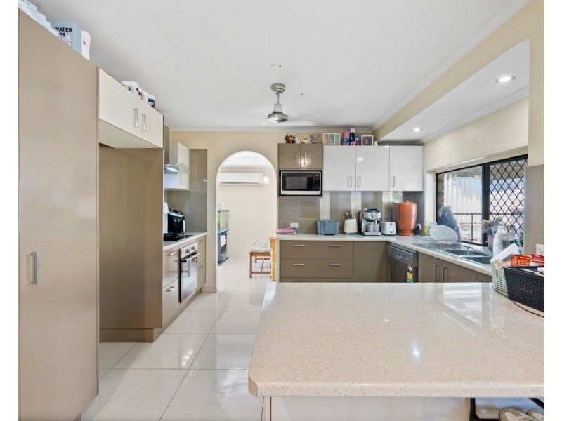 19 Magnolia Parade, Victoria Point QLD 4165