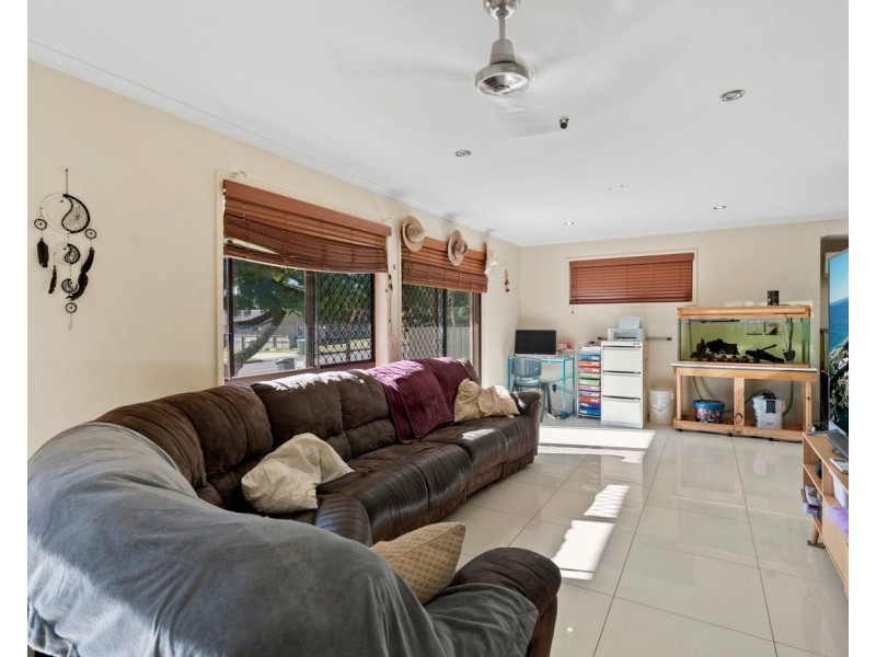 19 Magnolia Parade, Victoria Point QLD 4165