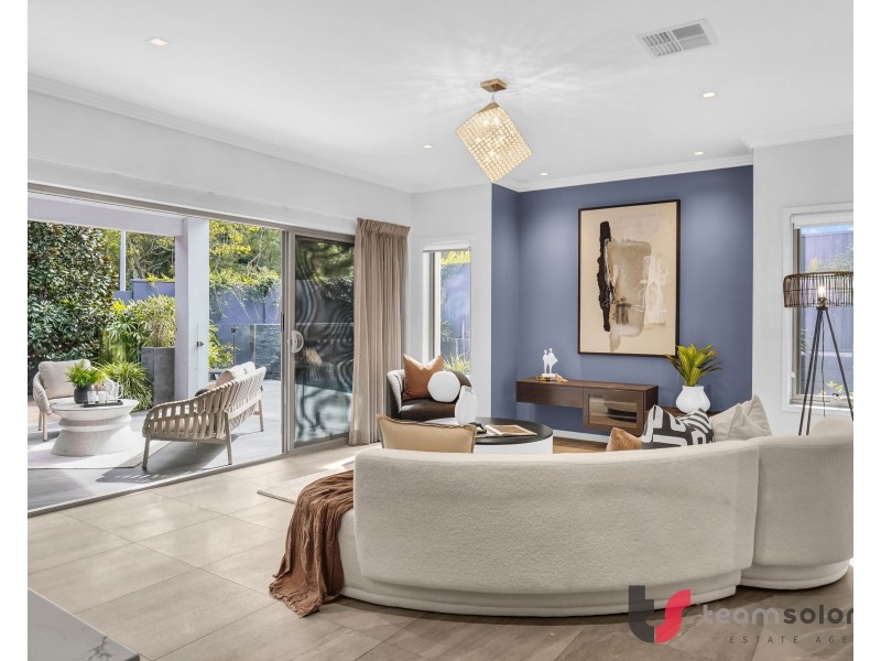 41 Nelson Place, Carindale QLD 4152