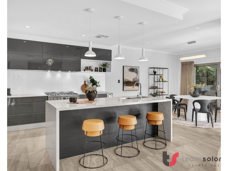 41 Nelson Place, Carindale QLD 4152