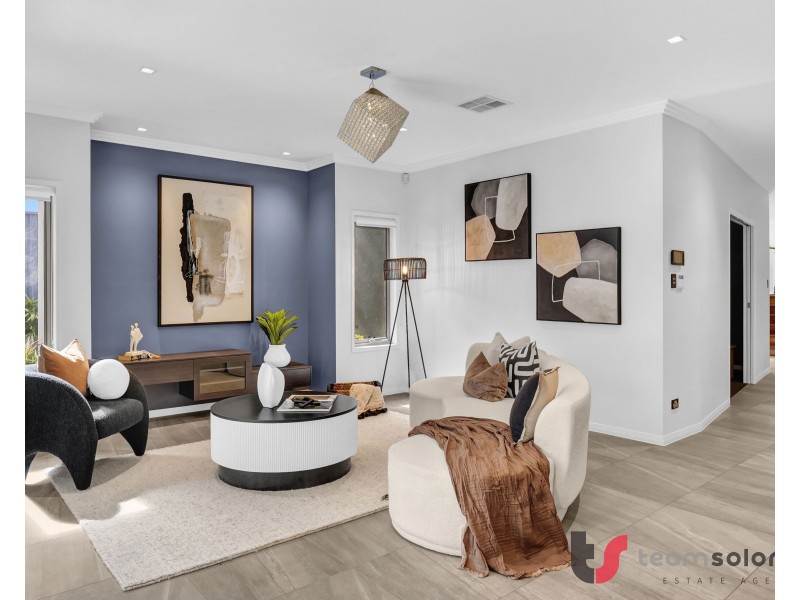 41 Nelson Place, Carindale QLD 4152