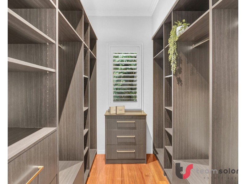 41 Nelson Place, Carindale QLD 4152