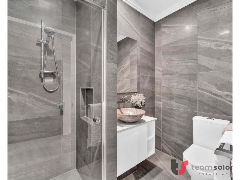 41 Nelson Place, Carindale QLD 4152