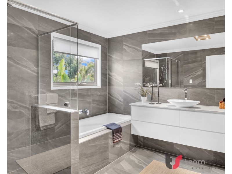 41 Nelson Place, Carindale QLD 4152